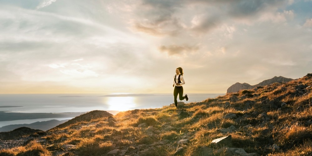 garmin-fenix8-43mm-amoled-glass-whitestone-02